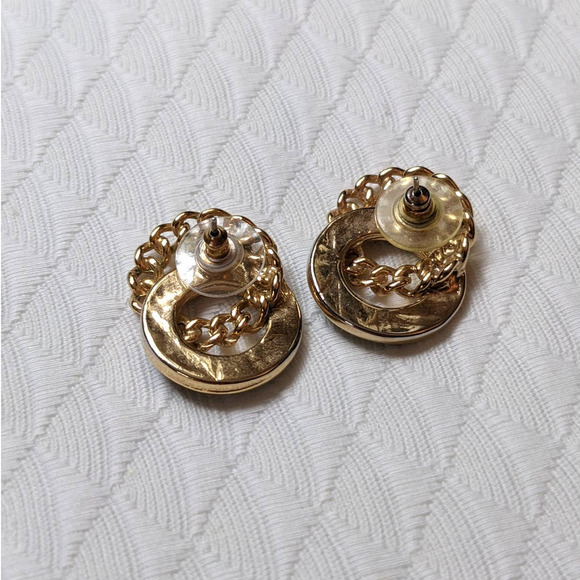 Vintage 80's Gold Tone & Black Post Earrings, Interlocking Circles, Avant Garde - Picture 4 of 7